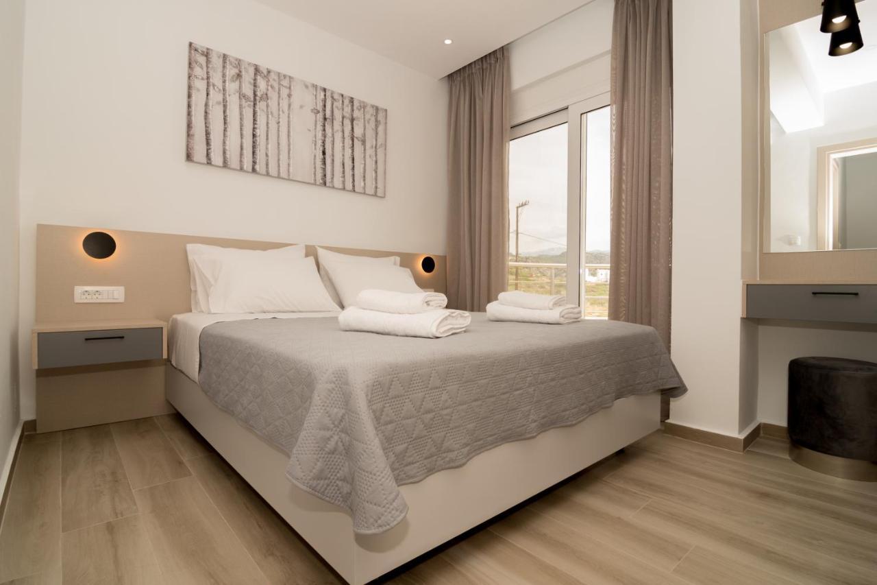 Allview Apartments Palaiochora Bagian luar foto