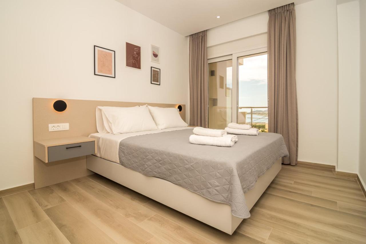 Allview Apartments Palaiochora Bagian luar foto