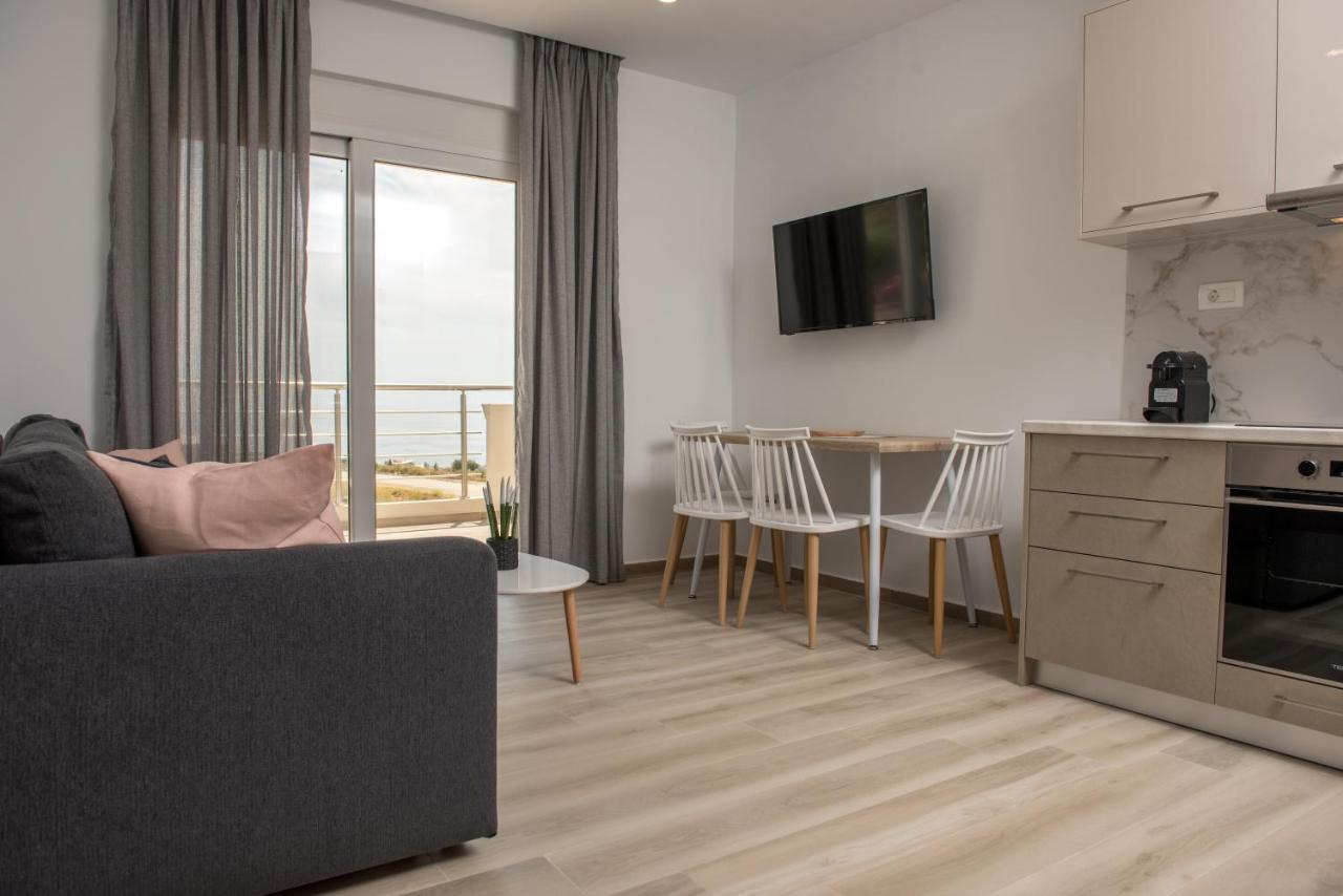 Allview Apartments Palaiochora Bagian luar foto