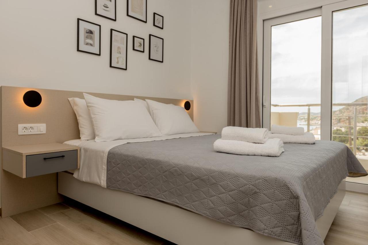 Allview Apartments Palaiochora Bagian luar foto