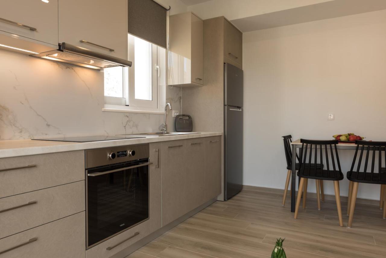Allview Apartments Palaiochora Bagian luar foto